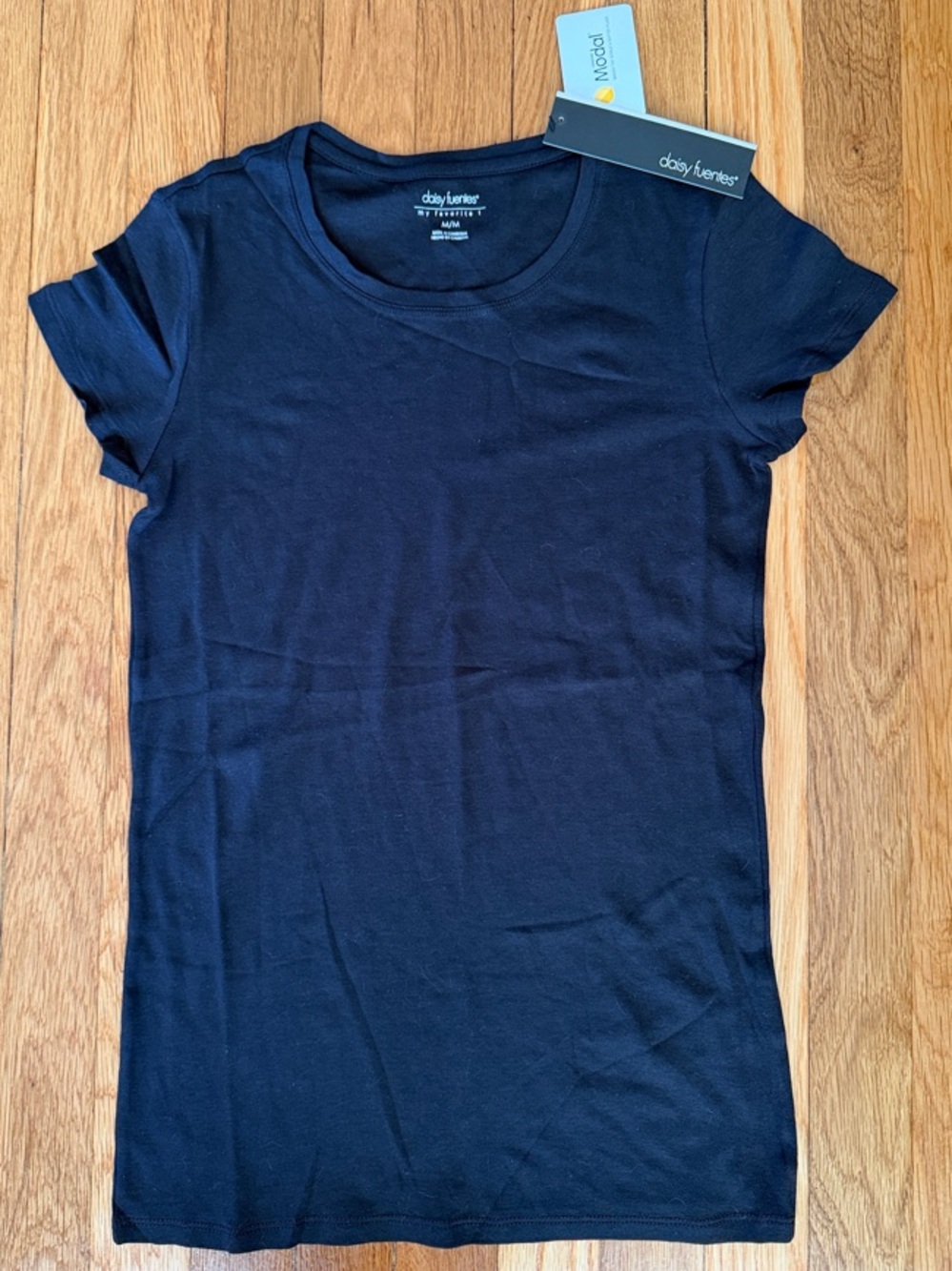Daisy Fuentes Black Crewneck Tee | Size M | NWT